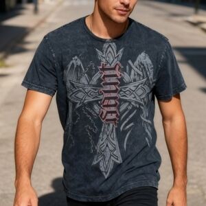 Red Chapter Size L Men's Black Graphic T-Shirt with Cross Design